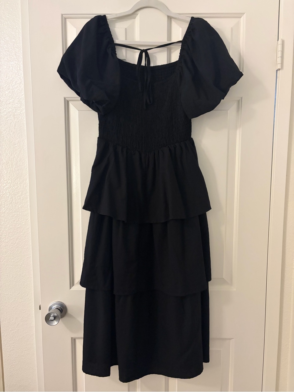 Black Tiered Midi Dress with Puff Sleeves - Picture 2 of 2